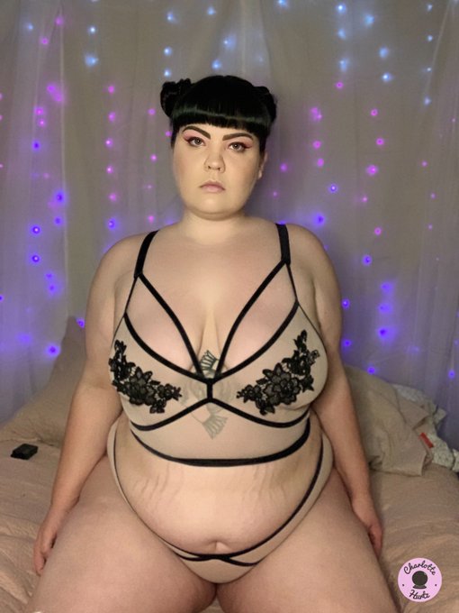 Pretty please vote for me 🥰🥰🥰 https://t.co/m3lQxraQD2 https://t.co/q3tWJU5eHY<a href="/tag/mvsales"class="tags"><span>#mvsales</span></a>