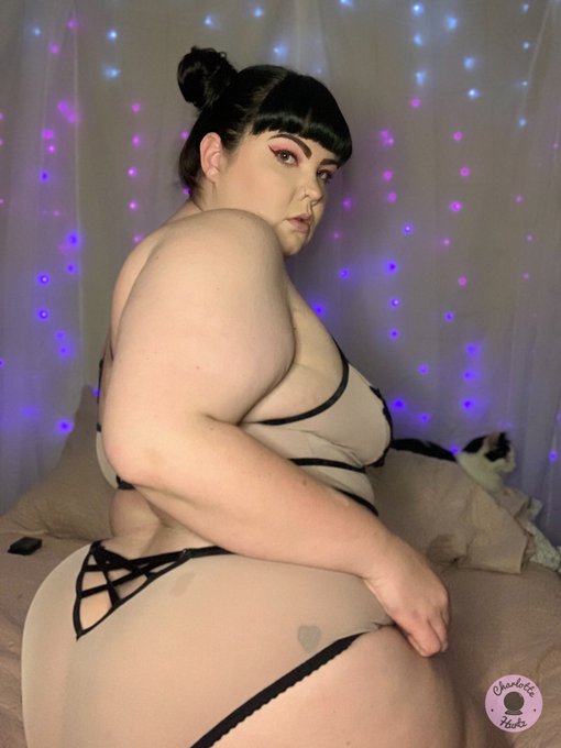 Pretty please vote for me 🥰🥰🥰 https://t.co/m3lQxraQD2 https://t.co/q3tWJU5eHY<a href="/tag/mvsales"class="tags"><span>#mvsales</span></a>