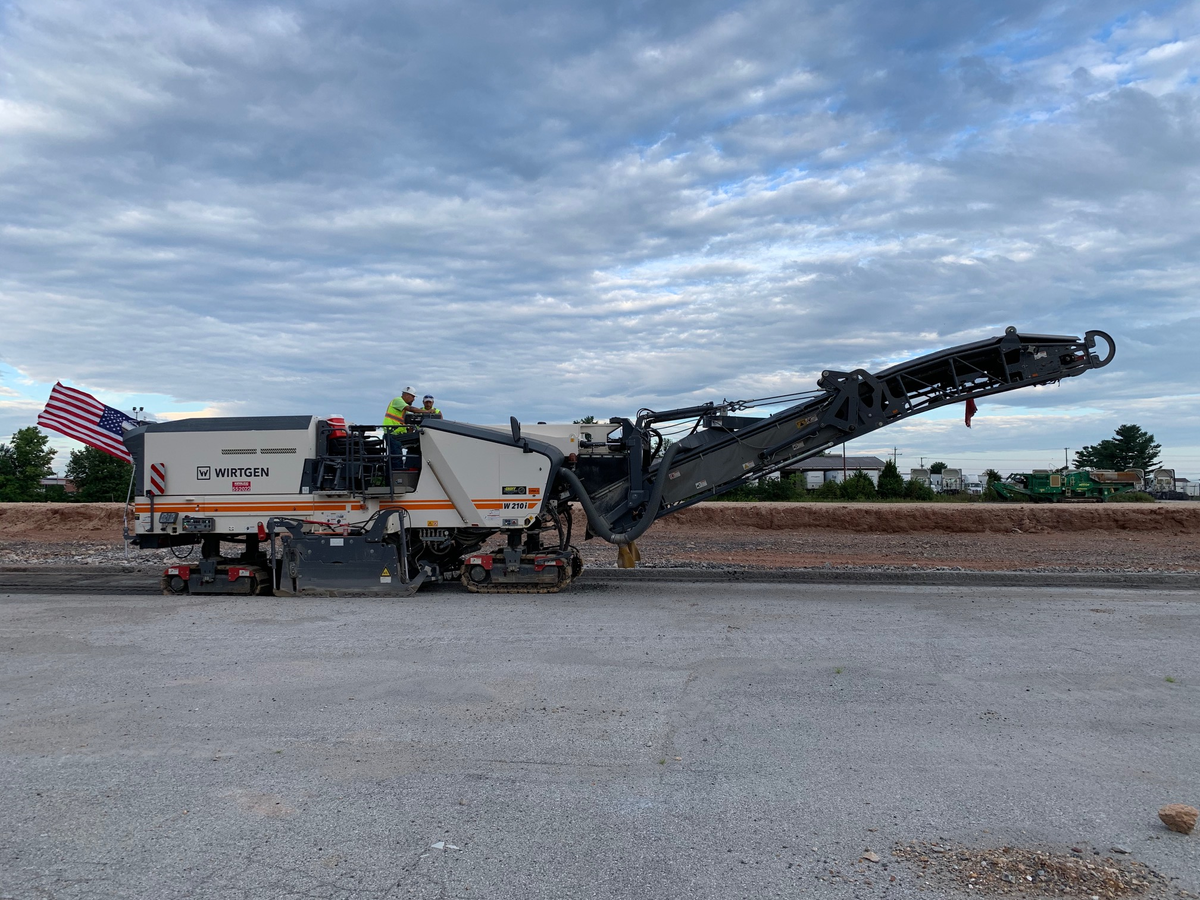 GroffTractor's tweet photo. Milling with Pride! Kinsley Construction knows that The Wirtgen W 210i is an innovative professional machine offering maximum milling performance. Thank you for your business!
#GroffTractor #KinsleyConstruction #WIRTGENGROUP #closetoourcustomers #ColdMilling #roadconstruction https://t.co/krFyje7Etr