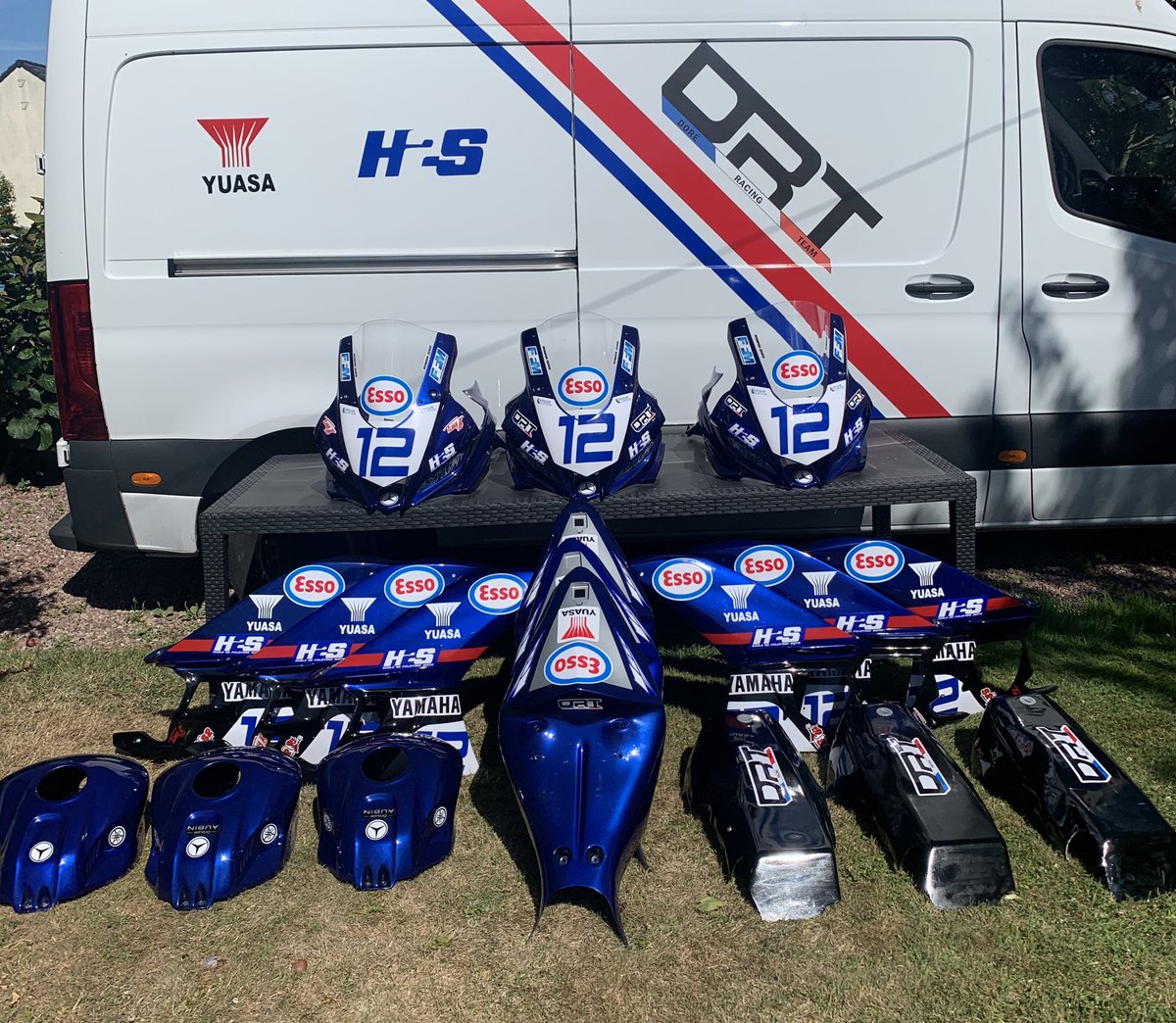 J-9 : WorldSBK - Round 1 🇪🇸 

Dernière ligne droite avant la première course de la saison sur le circuit de Jerez de la Frontera.

Nos motos sont prêtes et nos polys aussi ! 😍

Merci à S2 Concept pour les polys et HAUTOT ET FILS pour la peinture ! 👌🏼😘