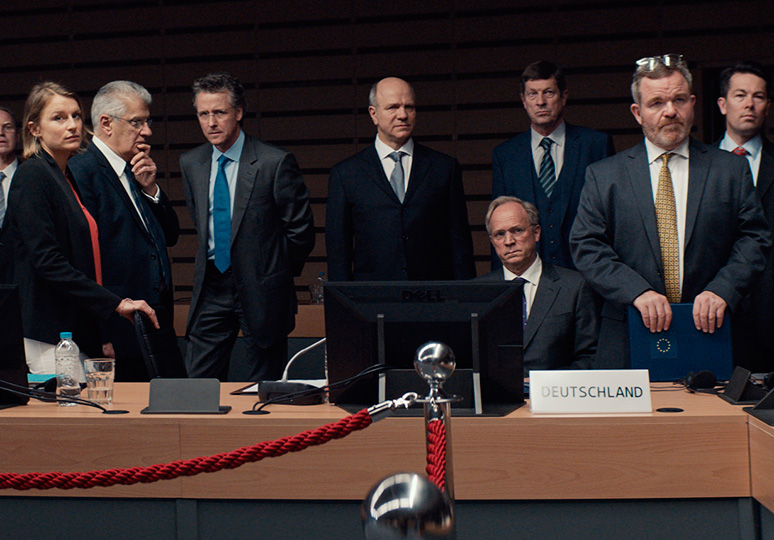 Debora_Billi's tweet photo. Sono finalmente riuscita a vedere l'introvabile "Adults in the Room" di Costa Gavras. DOVETE guardarlo tutti, per sapere cosa davvero succede negli Eurogruppi e altri consessi UE (spoiler: l'obbrobrio vero 🤮).
QUI la mia recensione ⬇️
https://t.co/eMng2PA0fv https://t.co/c7UR2P0v91
