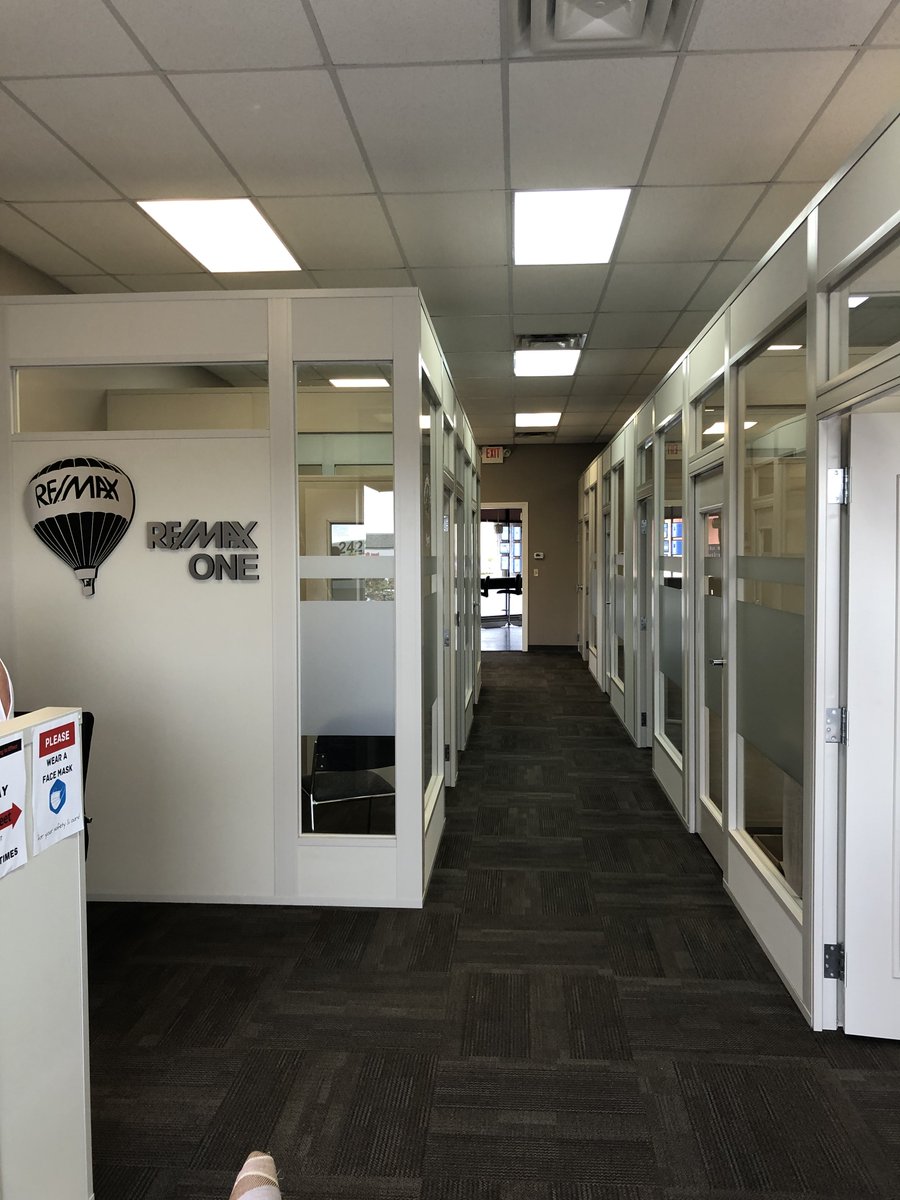 StarrcoModular's tweet image. If your company is considering #SocialDistancing protocols, @StarrcoModular wall systems offer the fastest, cleanest and best total solution for your commercial or industrial space. Call today for your fast and free quote! 800.325.4259