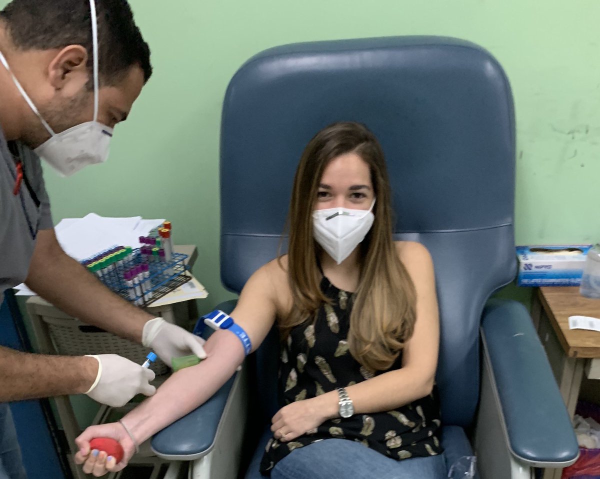 FrancescaRivasA's tweet photo. El mejor homenaje a la vida que podemos hacer es donar plasma; además es una ayuda a nuestros hermanos que siguen luchando. Todos los salvadoreños debemos agradecer el trabajo de los médicos, enfermeros y personal de primera línea. #donatuplasma @EICEES @FranAlabi https://t.co/UAfmgPKjct