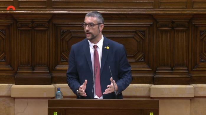 exteriorscat's tweet photo. @bernatsole @parlamentcat 🔴 "No és el primer cas d’espionatge que hem viscut darrerament", recorda @bernatsole. "Del #BorrellGate hem passat al #CatalanGate, una causa general contra els drets fonamentals. I la resposta del Govern espanyol segueix sent la mateixa: el silenci", apunta. https://t.co/OY5dhjRxU3