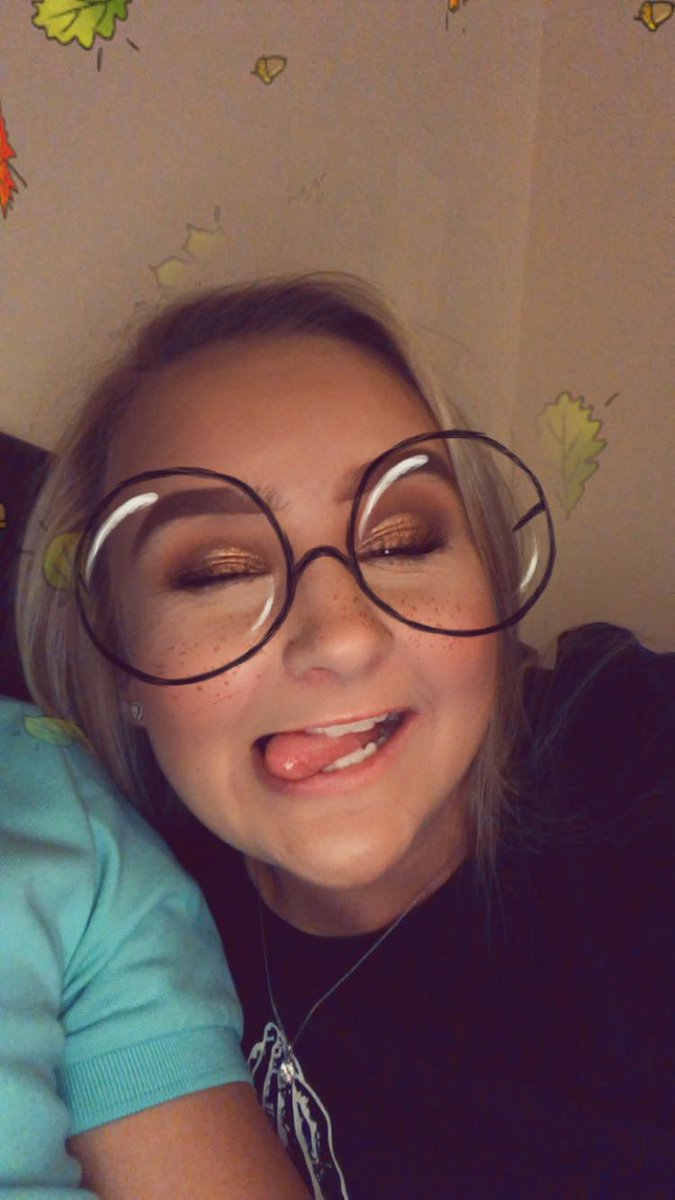 _AndyRobinson_'s tweet photo. Happy birthday gorgeous @Morganmckenna9 hope you’ve had an amazing day and love your presents, love you loads ❤️ https://t.co/CO2ncZdygh