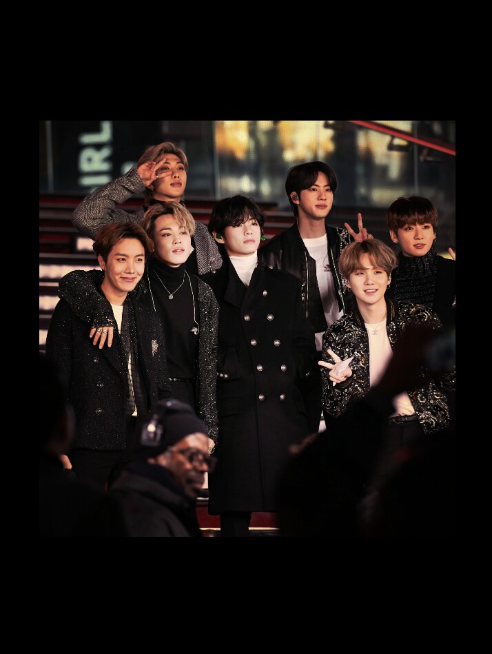 Mynonsensess's tweet photo. Because music helps to not have panic attack in this tough time. Got finally started hearing there songs &amp; ........ Ya, I'm hooked 💜

@bts_bighit #BTS https://t.co/opelHvKdyg