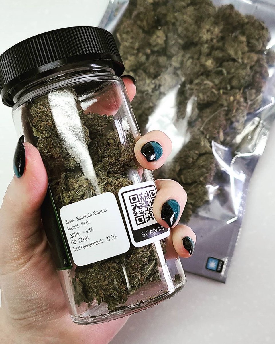 greenfirefields's tweet photo. we are still running $20 1/8ths over here. no limit. no cap. use code FUCK2020 at checkout or order via DM. https://t.co/gc0sgyC3dx