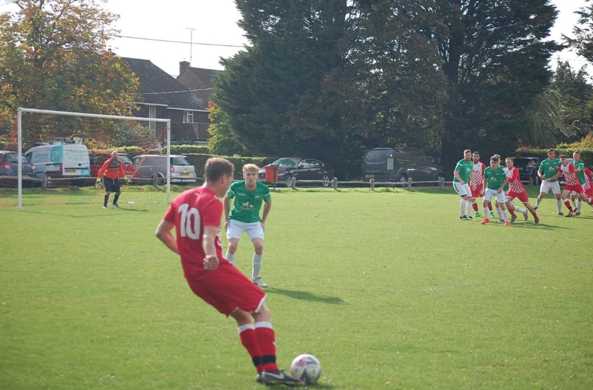 Ditchling_FC's tweet photo. We have two decent squads but the club is now welcoming new players especially goalkeepers. If you would like to attend training on Tuesday or Thursday evenings  please DM us for details. Two teams playing in Mid Sussex Div 2 South and Div 4 South

#LetsGoDitch https://t.co/1mvzmyQRGH