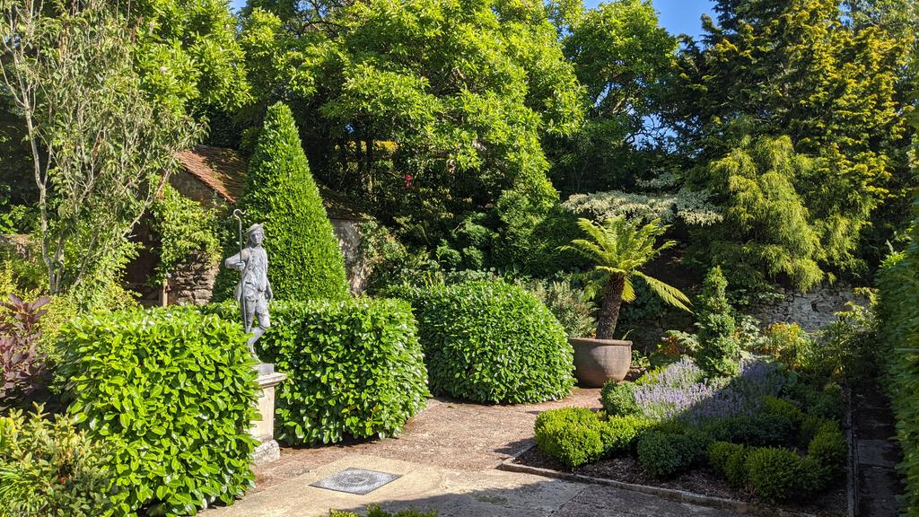 The Horticulturist tweet media