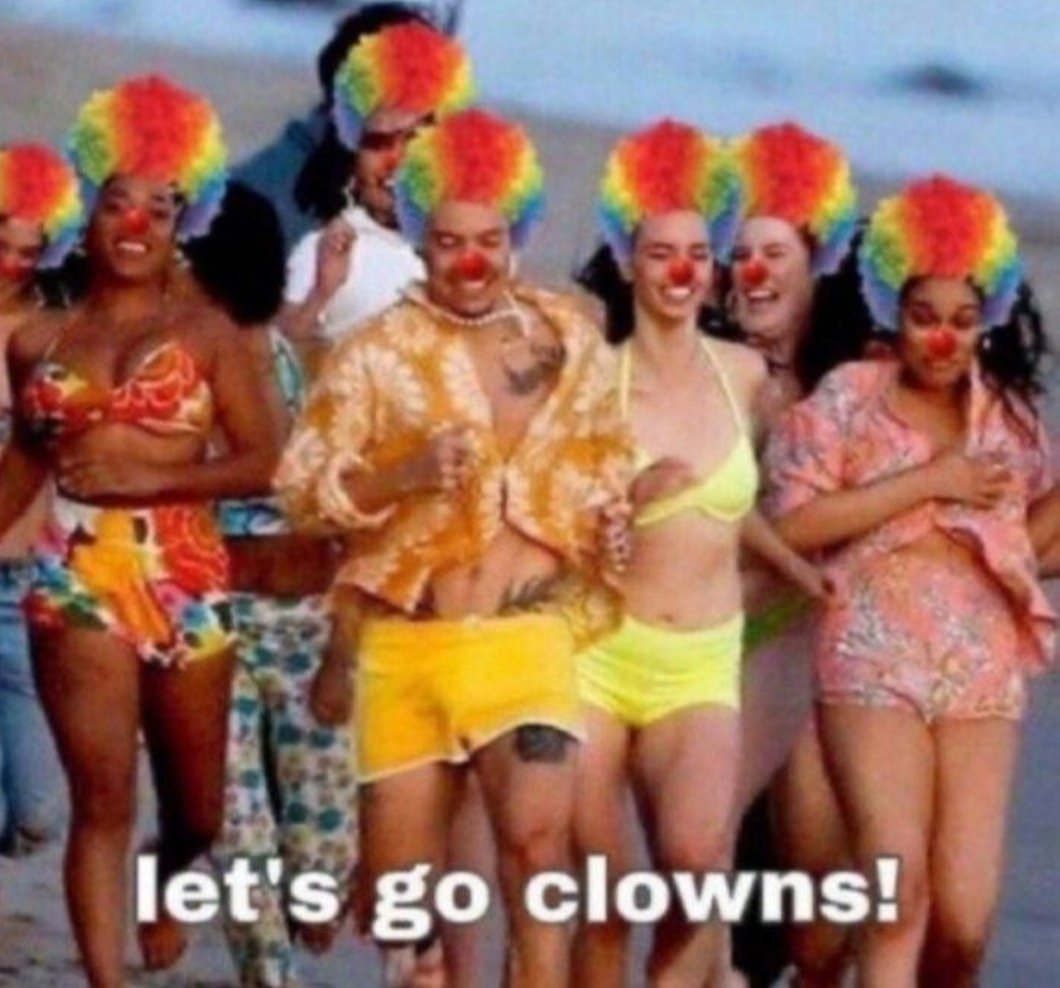 Ange_Cardozo1's tweet image. Para los locals las directioners fuimos las que implementamos la expresión de ''Clowns''
#10YearsOfOneDirection #10YearsOf1D #onedirection10thanniversary