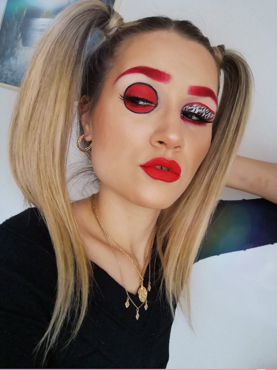 I don't know how to name this look 🙈❤️