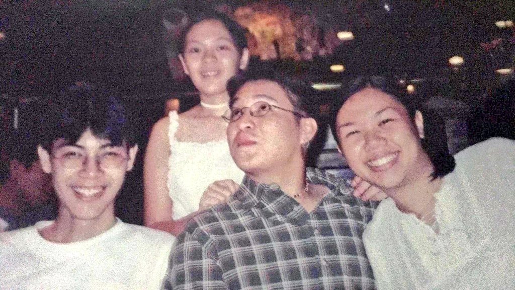 adrepublika's tweet photo. College Days.
Top: Bernice
Left: Greg
Right: Ana
#CMSTheBest
#SanBedaAlabang https://t.co/rUARLA2H7K