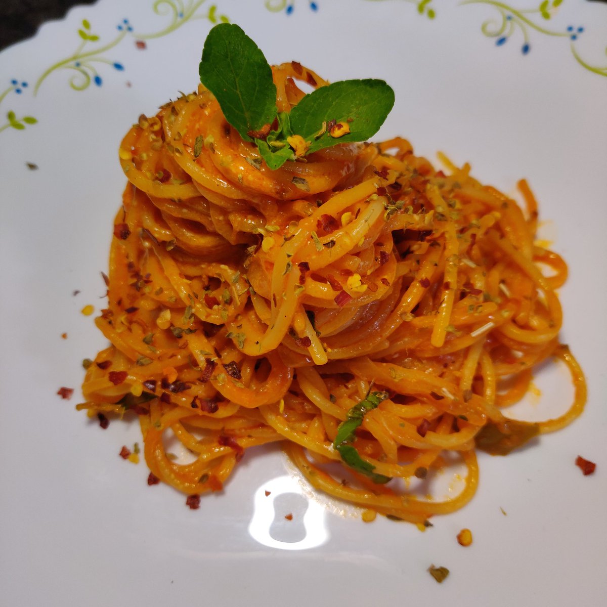 m_hiral's tweet photo. I made One pot spaghetti pasta.
Recipe: https://t.co/aztXssxpeZ https://t.co/8seYD9D7xO