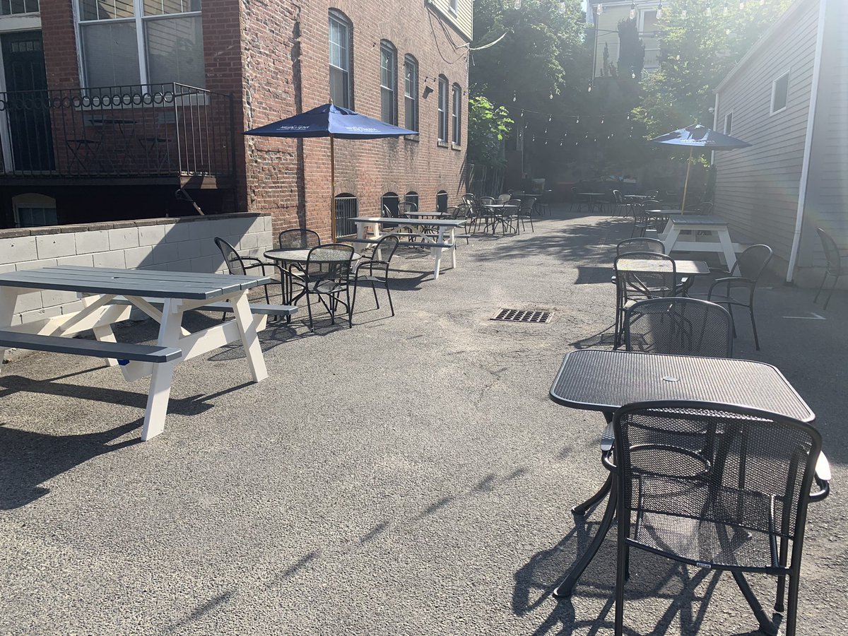 DotNews's tweet photo. Ashmont Grill has reopened with a modified “seafood heavy” menu and new outdoor dining spaces, including a beer garden collaboration between @AshmontGrill x @DorchesterBrew Full story: https://t.co/rcUbimH0Nw https://t.co/bN787JP2wr