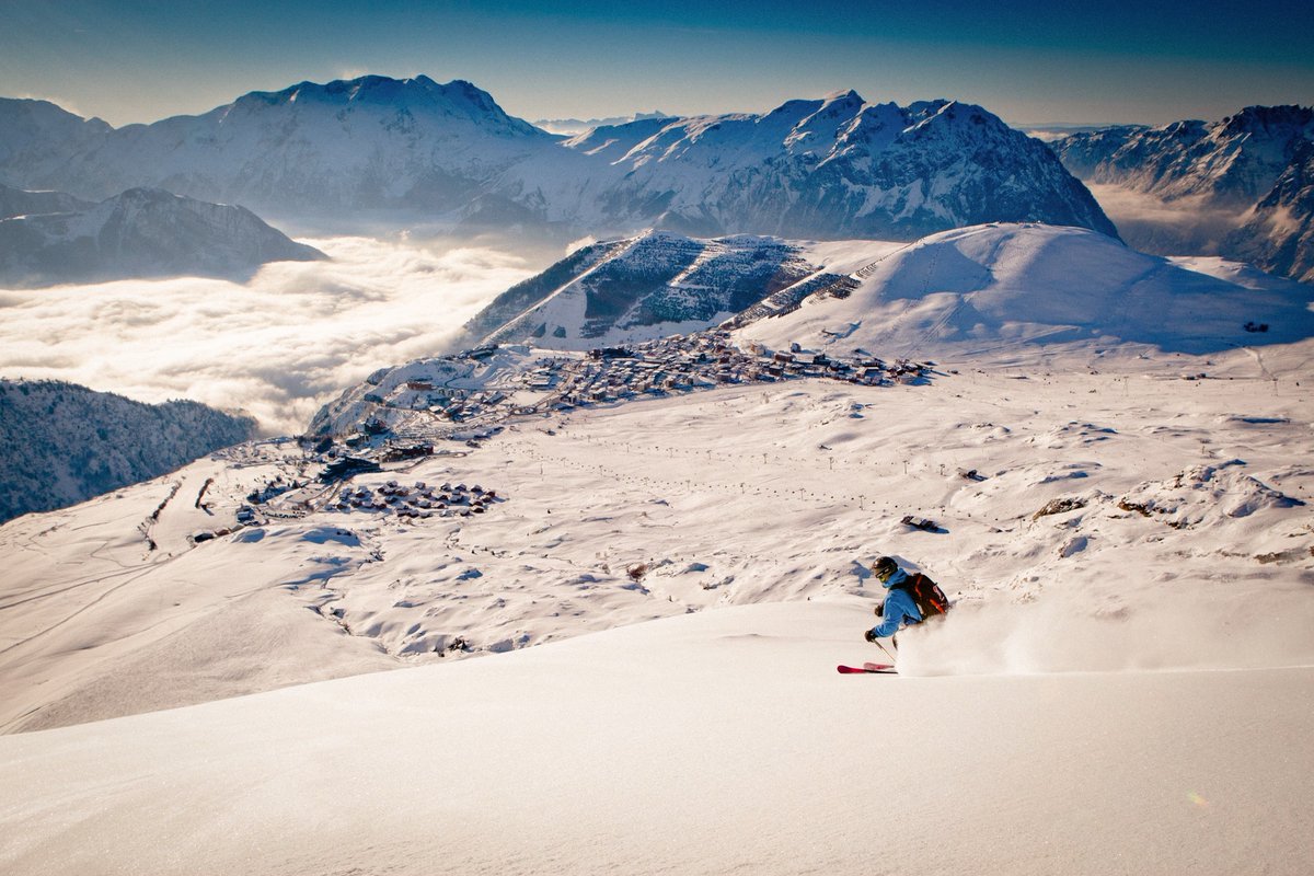 ErnaLow Ski Holidays tweet media