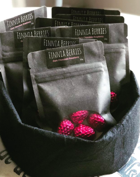 Bold raspberry flavours in our organic dark chocolate. Simple, all-natural ingredients. Made with love in #ManitoulinIsland 😍🇨🇦
#gorebay #organicfood #Vegan #glutenfree #chocolate #localbusinessON #madeinontario