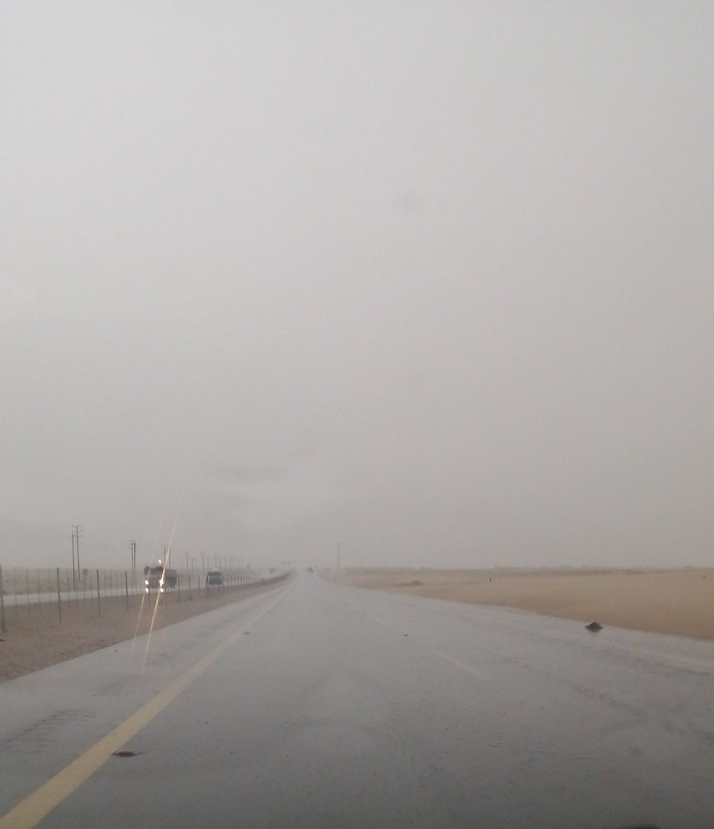 ssswwzz's tweet photo. الجو فيه مطر 🌧️🌧️🌨️🌨️🌨️من يحب طلعه البر https://t.co/jowKC0JBi5