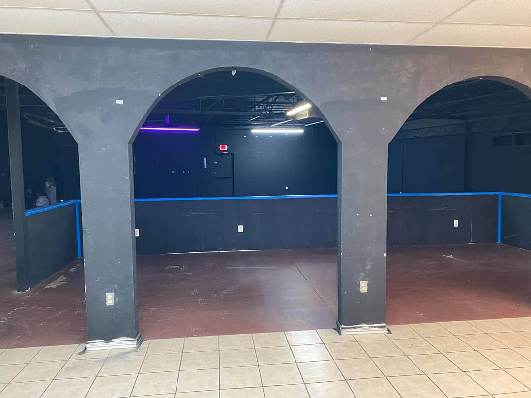 PixelPortalSA's tweet photo. Well, that's the end of an era! Hopefully we'll be back in a new spot soon! Thanks for everyone who came out and supported us! If you still feel up to supporting us, here's our PayPal, anything helps! https://t.co/AdJywbhQfB https://t.co/t78LPVIEeU