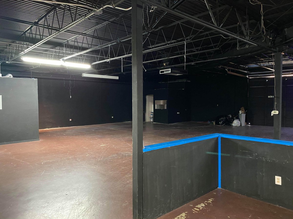 PixelPortalSA's tweet photo. Well, that's the end of an era! Hopefully we'll be back in a new spot soon! Thanks for everyone who came out and supported us! If you still feel up to supporting us, here's our PayPal, anything helps! https://t.co/AdJywbhQfB https://t.co/t78LPVIEeU
