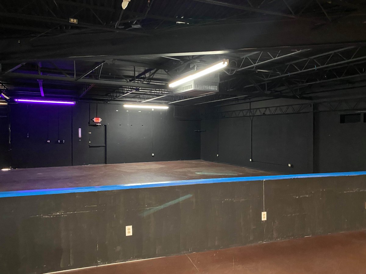 PixelPortalSA's tweet photo. Well, that's the end of an era! Hopefully we'll be back in a new spot soon! Thanks for everyone who came out and supported us! If you still feel up to supporting us, here's our PayPal, anything helps! https://t.co/AdJywbhQfB https://t.co/t78LPVIEeU