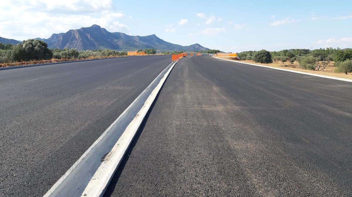 StradeAnas's tweet photo. Nuove opere in #Sardegna, gli impegni di #Anas

➡️#SS729 #Sassari #Olbia nuovi 60 km entro 2020

➡️Nuova #SS195 apertura 5 km  entro autunno 2020

➡️Nuova #SS125 ripresi lavori #21luglio

➡️#SS131 eliminazione nodi critici

➡️#SS291 Var nuova viabilità ↙️

https://t.co/WPFIiHtm6s https://t.co/yurWOBcmaP