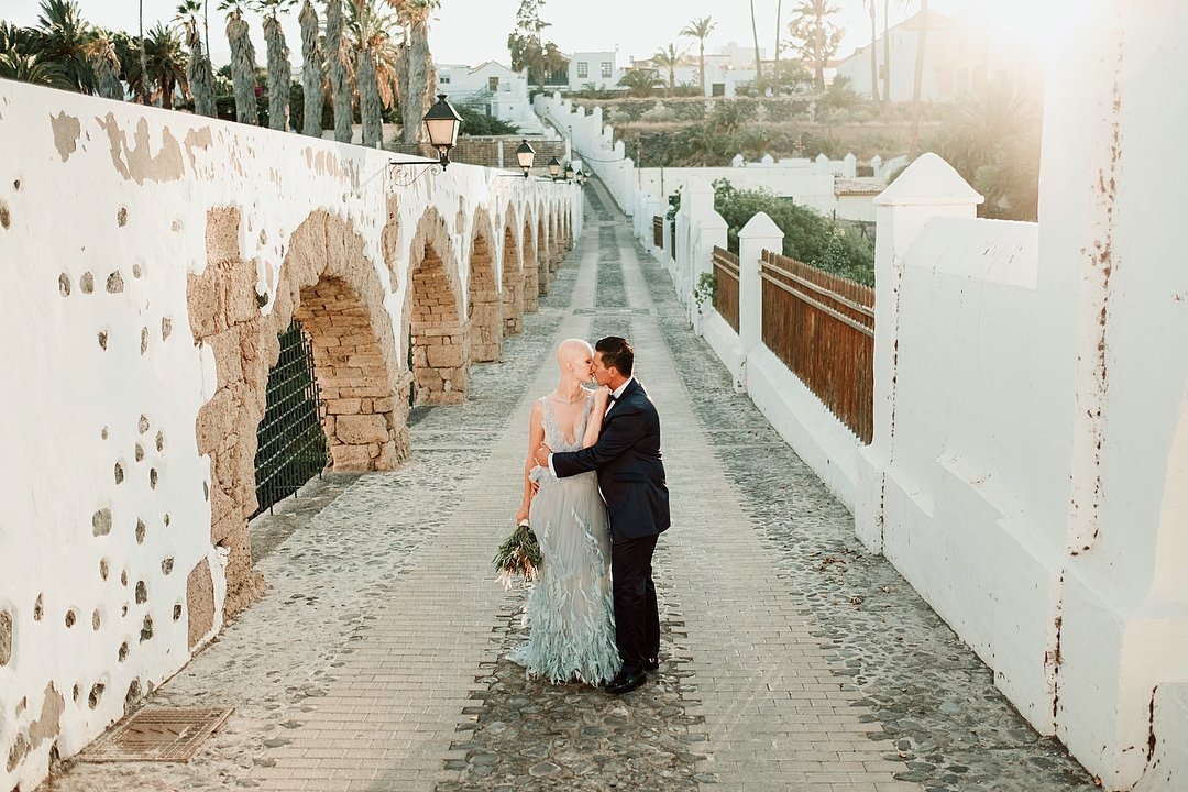 MarcoyMariaMODA's tweet photo. Sé tu 'algo azul' 💎⠀
Be your 'something blue' 💎⠀
#marcoymaria #mymbrides #noviasreales #realbrides #realwedding #novias #brides #uniquebrides #somethingblue #bridalinspo #bridesinspo #vintageinspired #tenerifemoda⠀ https://t.co/A6eEz5WlMK