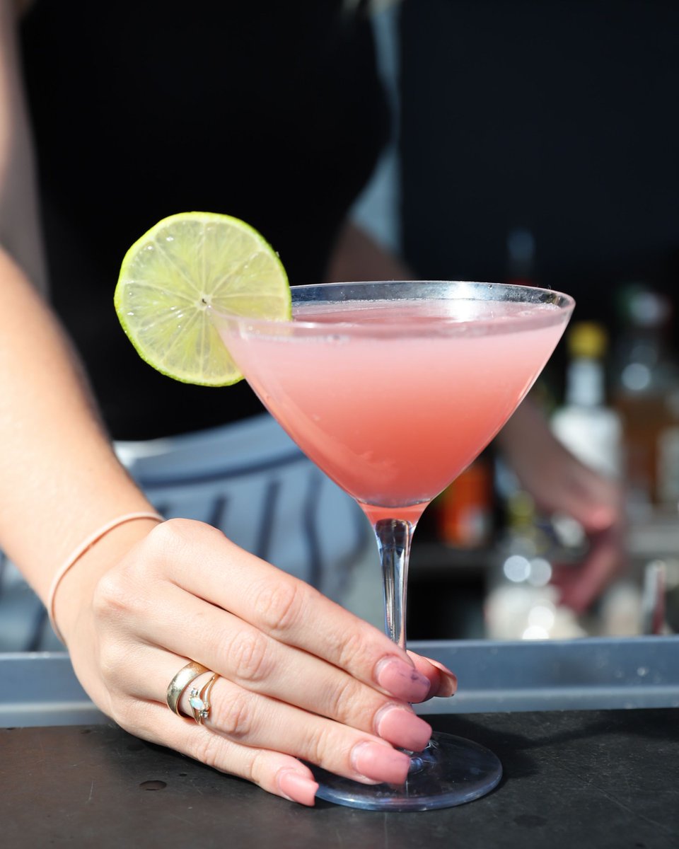 JParkerChicago's tweet image. Mid-week drinks on the roof? I mean, if we have to  🙃