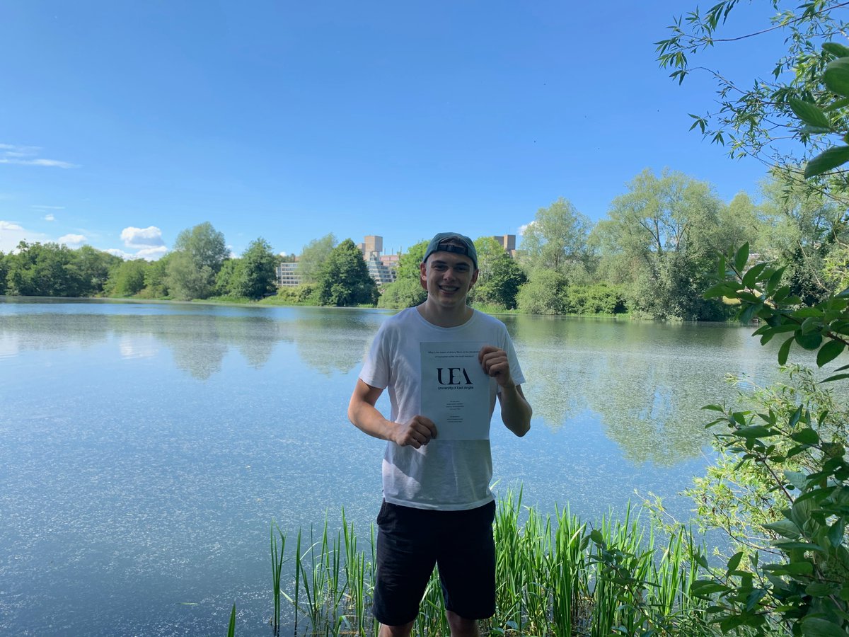 So happy to be gradUEAting from <a href="/uniofeastanglia/">UEA</a> with a 2:1 in Environmental Science!🎓🌍I've loved studying with <a href="/ueaenv/">UEA School of Environmental Sciences</a>, special shoutout to my advisor Parv and dissertation supervisor @tom_hargreaves1 for helping me through final year after I intercalated🙌🏼 #HomeOfTheWonderful