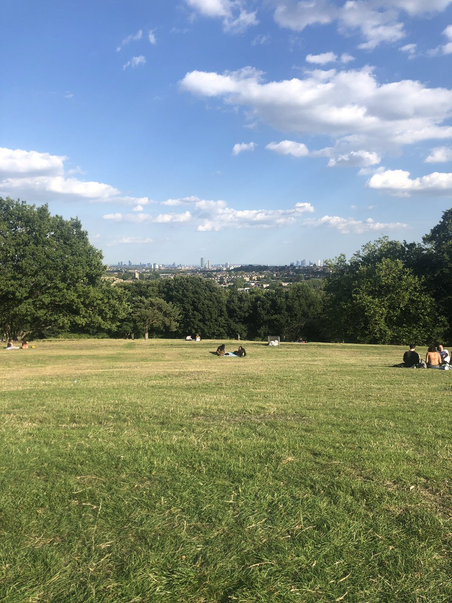 KirstyBrant's tweet photo. The perks of sometimes #workingfromhome 
I wouldn’t usually be home yet in ‘real life’ but now I’m here with a beer #alipali 
#cheers https://t.co/ES4fMjOY4v