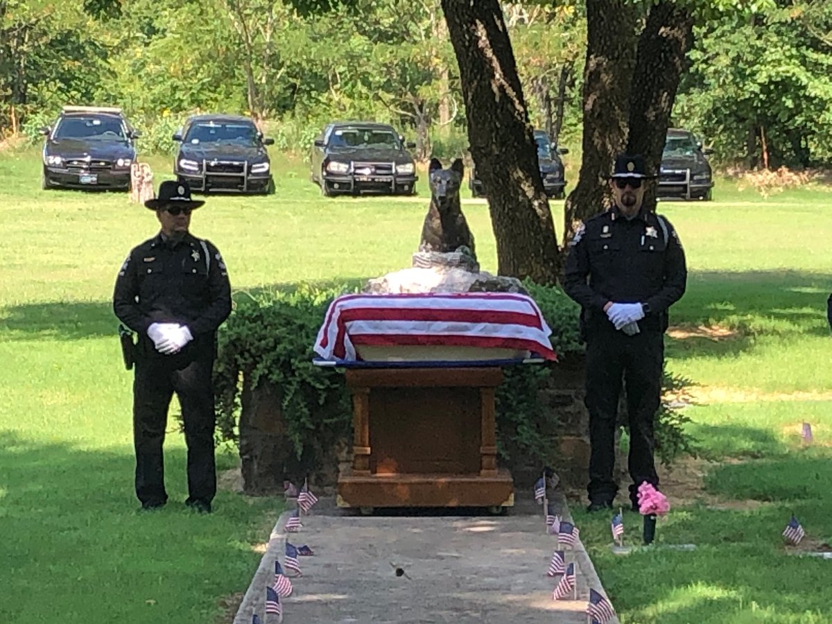 OkCountySheriff's tweet photo. This morning we held a funeral service for retired K9 Axo.
Axo served 7-years at the Oklahoma County Sheriff's Office. He was very successful at sniffing out dangerous drugs and keeping them off the streets.
We appreciate Precious Pets Cemetery for their generosity.
#RIPAxo https://t.co/C1243Ts0Uy