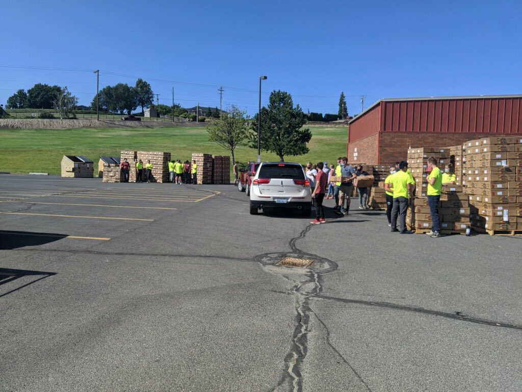 There are over 1000 boxes of FREE fruit at WVJH today! Come by to grab yours before noon.