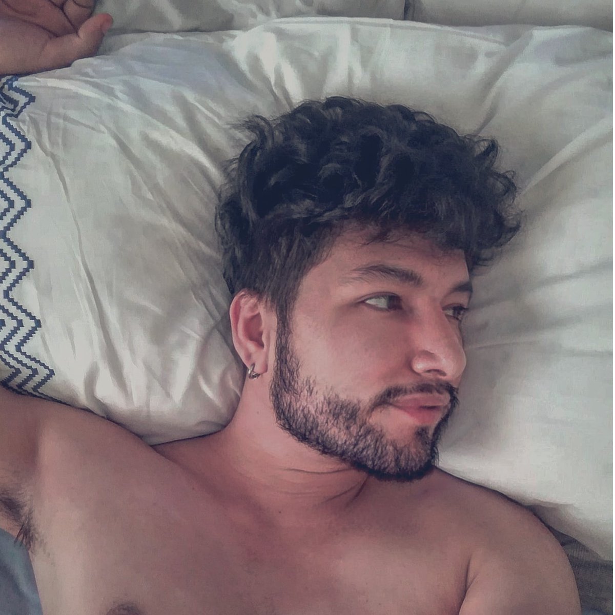 Edgarramblas2's tweet photo. Quisiera despertar, y verte ami lado https://t.co/WfJ5RVOcov