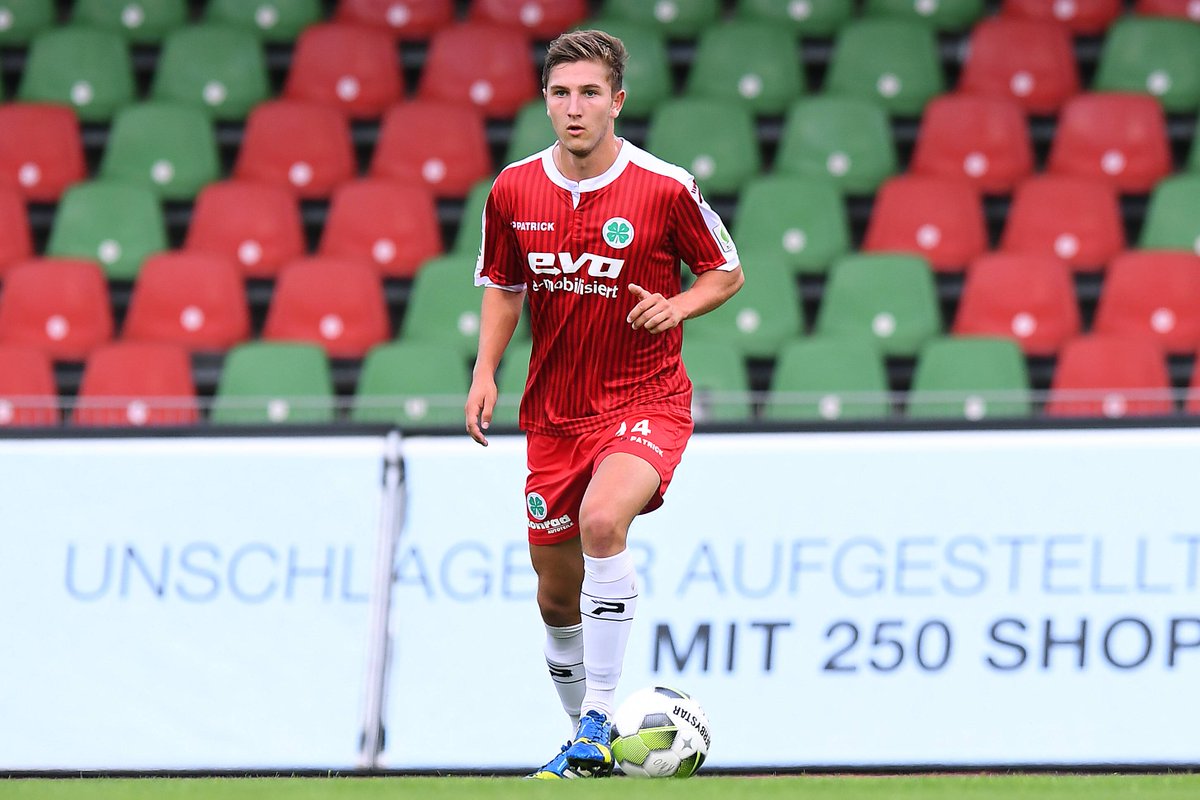 EintrachtBSNews's tweet photo. Zwei Neuzugänge bei den #Löwen! Die Eintracht hat Nico #Klaß verpflichtet. Der Innenverteidiger kommt ablösefrei von @RWO_offiziell. 

Zudem wechselt Athletik-Trainer Marc #Lorius an die Hamburger Straße.

Willkommen in der #Löwenstadt, Nico &amp; Marc!

📸 imago images / Eintracht https://t.co/1wB0t4CIPI