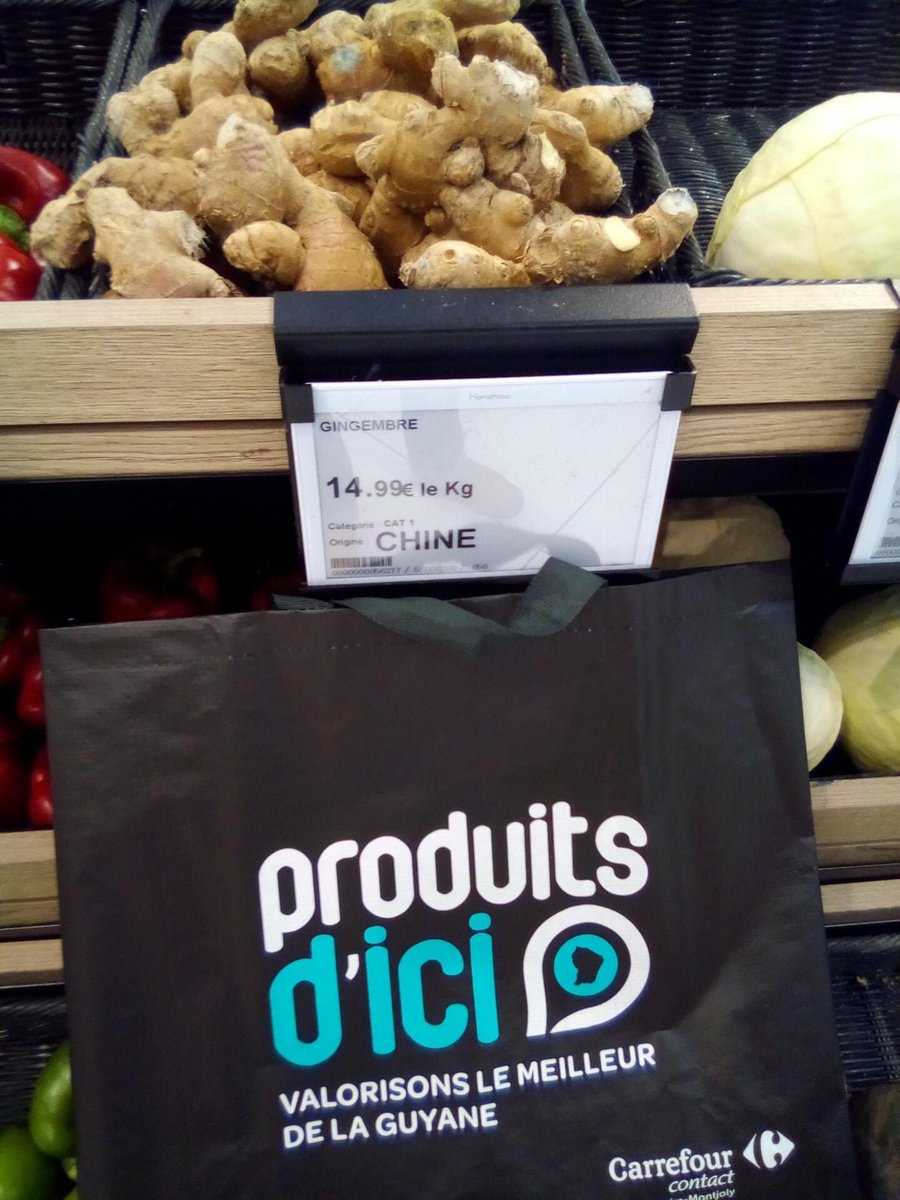 Alors que les agriculteurs de Guyane hurlent leur désespoir depuis 4 mois, voilà que <a href="/CarrefourFrance/">Carrefour</a> préfère y vendre du gingembre de 🇨🇳, qui a parcouru 17 000km, au double du prix du gingembre local. Il y’a les slogans et il y’a les actes #Covid19 #VieChère #Outremer
