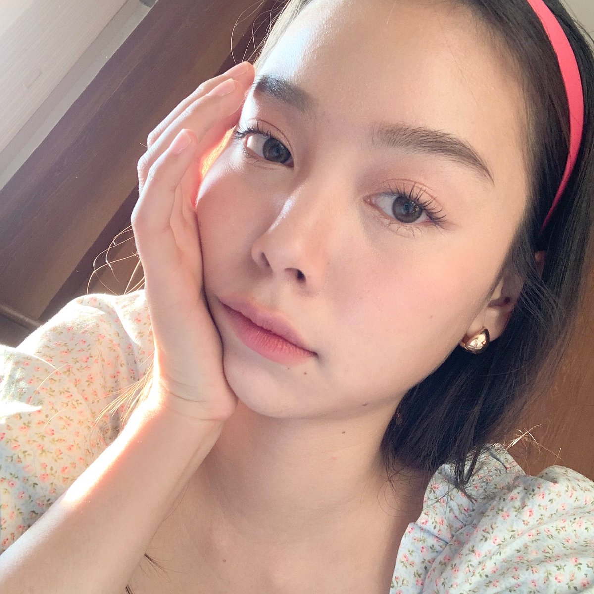 jomjamspch's tweet photo. มา! รีวิ่วขนตาที่ผู้ชมทางบ้านสอบถามกันมามากมาย ไม่ว่าชั้นจะถ่ายคลิปขายอะไร แต่ทุกคนจะสนใจแต่ขนตาชั้น!555555555 ผลิตภัณฑ์ตามนี้เ��ยค่ะ ใช้จริง ไม่มีผู้สนับสนุนใดๆ ส่วน tips ตั่งต่าง อยู่ใน thread เลยค่าคุณพรี่ https://t.co/lbz5T7WJak
