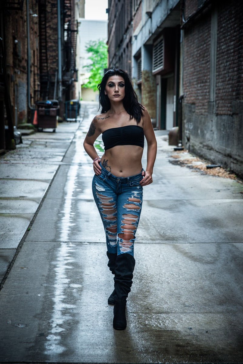 target_care's tweet photo. 📸- @andybalasphotos
💄 brands used- @elfcosmetics @wetnwildbeauty @tartecosmetics @toofaced @morphebrushes @jaclynhill #mua #aspiringmodel #downtowntoledo #aspiringmua #elfcosmetics #wetnwildbeauty #toledohio #morphe #jaclynhillpalette #darkhair #longlegs #girlswithtattoos https://t.co/7JFijTFQKK