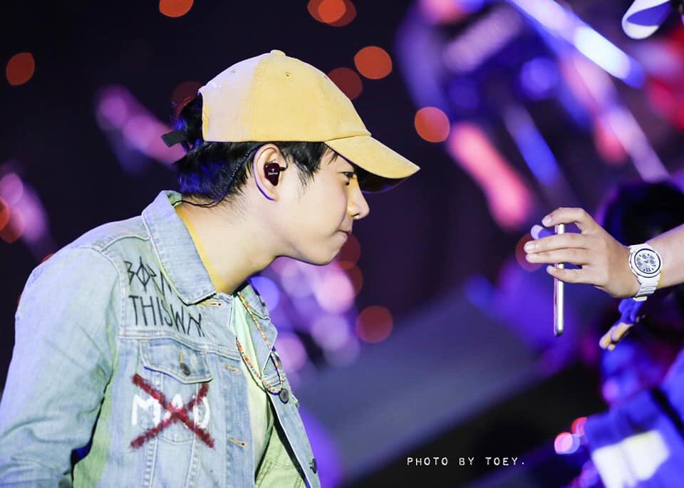 J04Mochi's tweet photo. อุแง ต้าวพิคของแม่มาแล้ว 🤟😆🤟 #เปลี่ยนทุกความเศร้าเป็นต้าวพิค #เป๊กผลิตโชค #PeckPalitchoke https://t.co/eXFncZdsNS