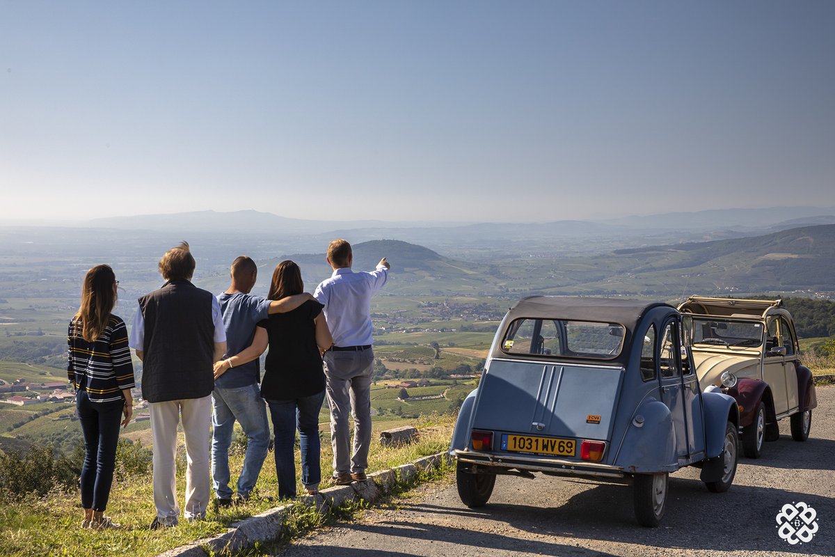 🤩 Le #fascinantweekend en #Beaujolais, c'est du 15 au 18 octobre 2020. L'occasion de profiter de la convivialité beaujolaise dans un territoire d'exception reconnu #Geopark mondial par <a href="/UNESCO_fr/">UNESCO en français</a> . #cantwait 🥰