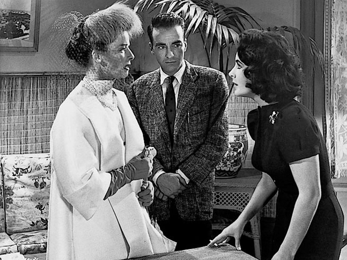 Прошлым летом читать. Прошлым летом в чулимске 2013. Прошлым летом книга. Прошлым летом читать. Внезапно прошлым летом фильм.