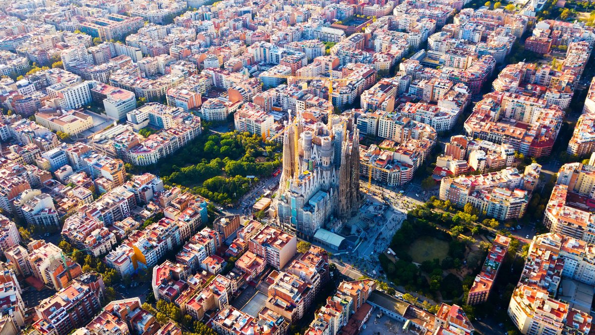 TaxiServicesPro's tweet photo. Barcelona es maravillosa, pero ¿Realmente la conoces? Por eso te proponemos  ser turista por un día y usar el taxi con el confort de saber que ese taxi está higienizado de la covid-19.⁠
¿Quieres saber más sobre nuestro método de higienización?⁠
Solo has de entrar en nuestra web https://t.co/wMuPOfAslG