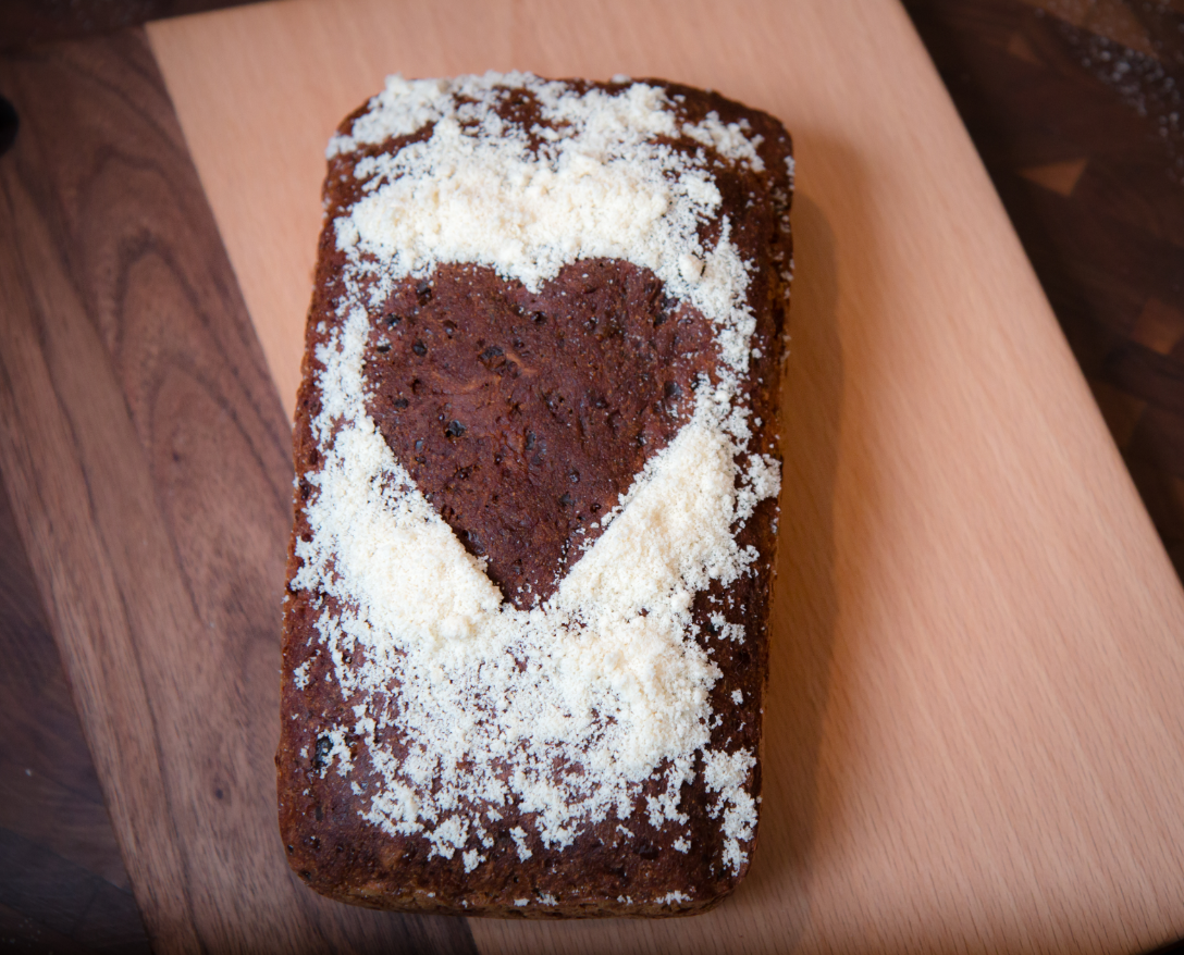 OliverFriendly's tweet photo. Don't let being gluten-free stop you from eating gourmet. Use our free local delivery to get hand-baked scrumptious loaves straight to your doorstep! #enjoybreadagain #glutenfree #noaddedsugar #lowcarb #celiacfriendly #paleo #keto #cleaneating #healthyfood #nutrition #bread https://t.co/dBGcwnRNHs