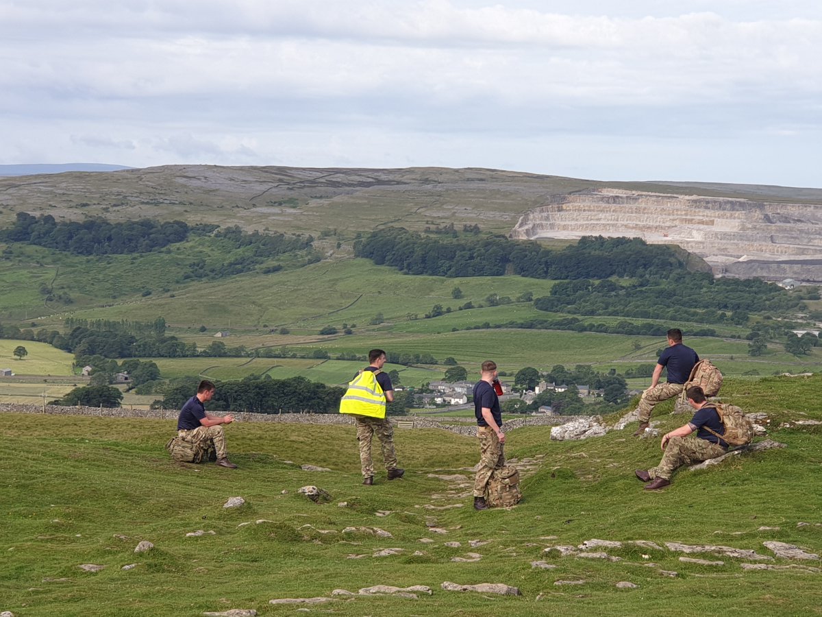32EngrRegt's tweet photo. 31 Fd Sqn put in a strong performance on the CO's challenge; a 24 mile endurance march across the Yorkshire Dales.
A professional attitude shown by our JNCOs, who led their sections during a hot day in the hills.
#armyconfidence
#sapperfit
#Yorkshire
@Proud_Sappers
@32Engr_CO https://t.co/umI8rPp8zH