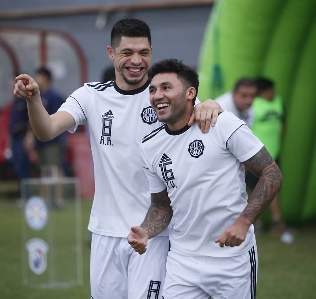 mundofranjeadoo's tweet photo. La felicidad en su máxima expresión al despertar y decir "HOY JUEGA OLIMPIA" ⚪⚫⚪😍🔥👊

@LettySteche 📸 https://t.co/bpMpFK4onM