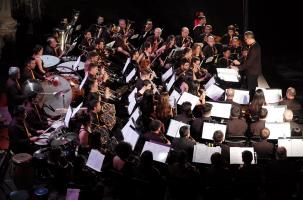 BSComplutense's tweet photo. #Concierto clásicos de Disney de todos los tiempos, Viernes, 28 de agosto a las 21:00h. Patio del #TeatroSalónCervantes de #AlcalaDeHenares. Para información de entradas, escríbenos. Os esperamos. https://t.co/l45Et3urjQ