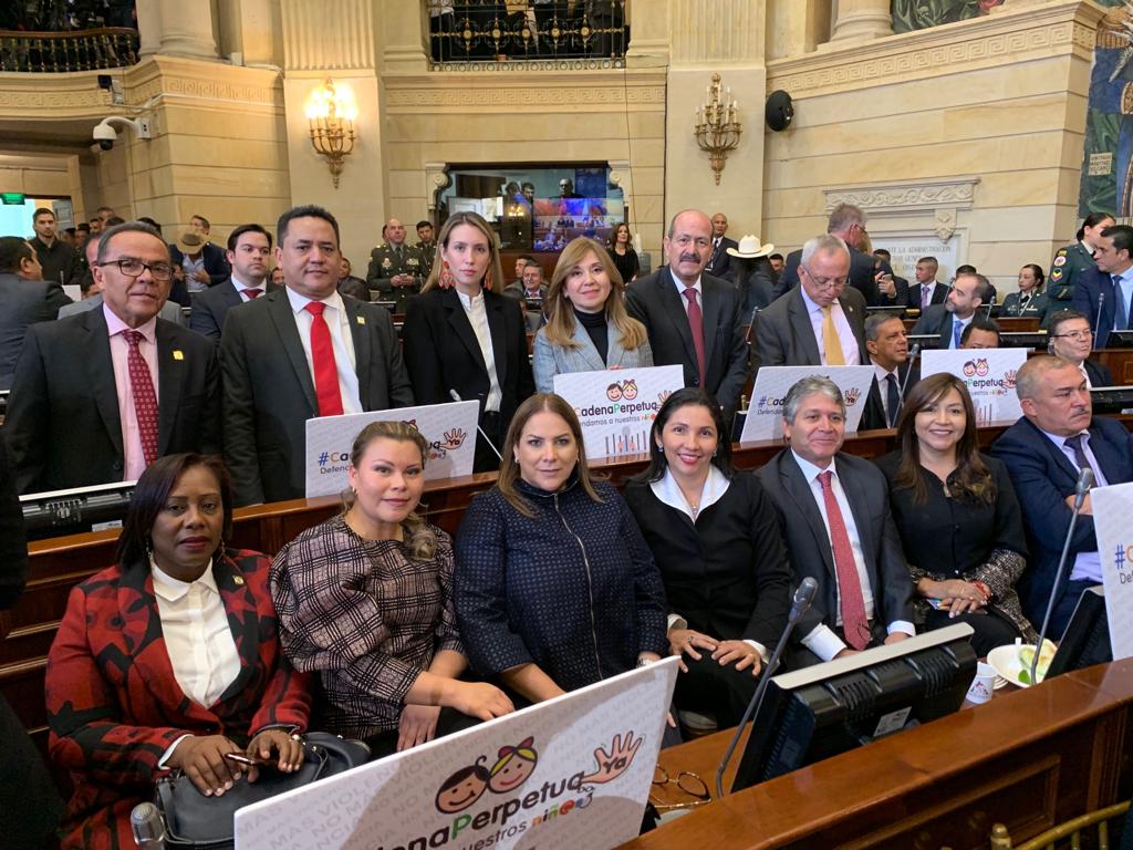 #SomosLaVoz de niñas y niños en Colombia. Han sido años los que nos ha tomado hacer valer sus derechos y su vida, pero hoy finalmente llegó el día. Hoy el Presidente promulga la #CadenaPerpetua, una evidencia más que el #PartidoDeLaU es el partido de las causas de la gente.