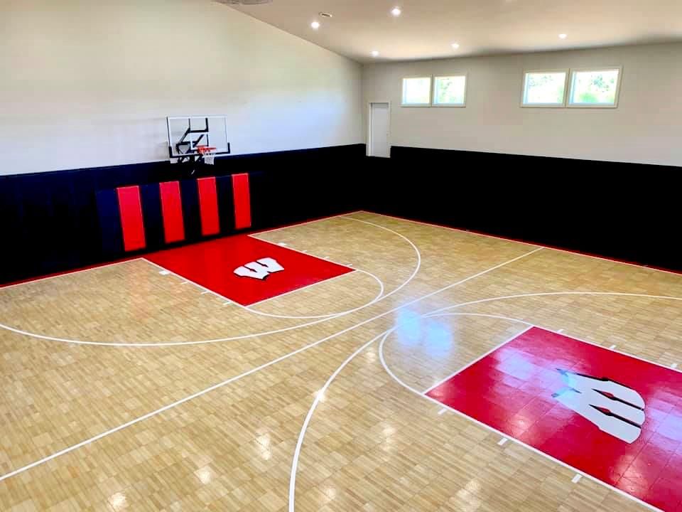 AdvantageCourt's tweet photo. BIG or SMALL! We got an indoor #HomeCourtAdvantage for you!  DON'T WAIT. https://t.co/5nZv3IaAAm| Call (847) 274-8998|📧info@HCAsports.com #snapsports   #homegym #familygoals #usamade #gym #gymfloor #homecourt #gamecourt #basketballcourt #StayHomeAndPlay https://t.co/Mxw40yC3hi