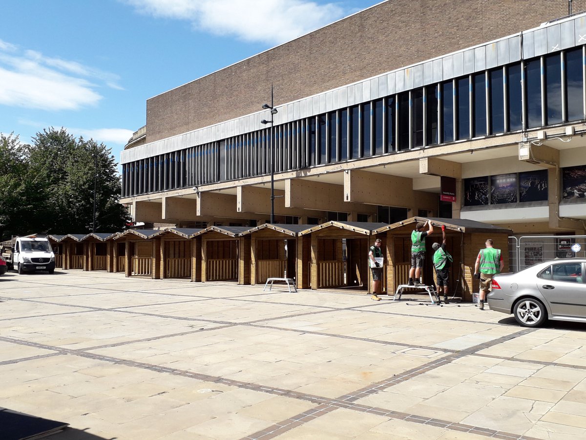 PeterHelps3's tweet image. Popped into town at lunchtime. Amazing progress being made in the "Meeting &amp;amp; Eating" space on the Market Place. Looking good @dawn_e @_Katapult @_inderby