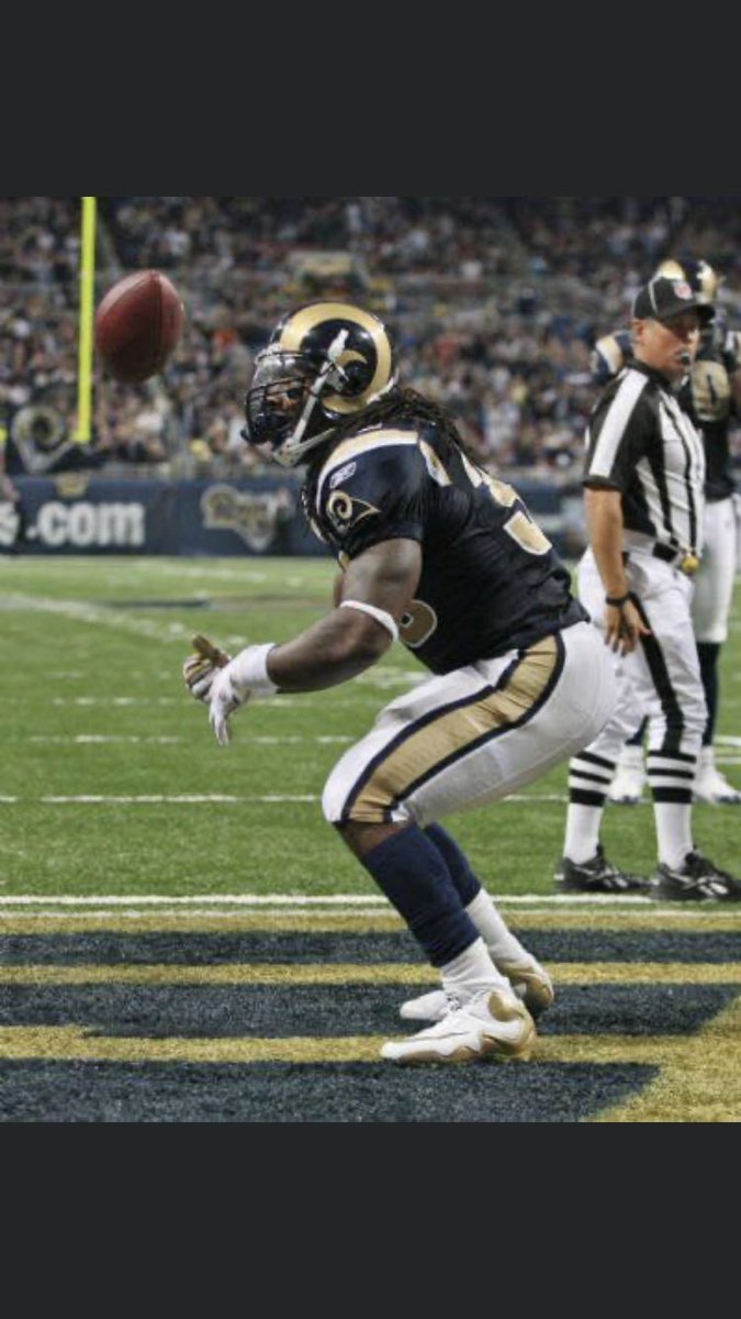 ChadT56's tweet photo. @sj39 Happy 37th to this Legend!  #WorkhorseRB #nfl https://t.co/jpKsetaxYP