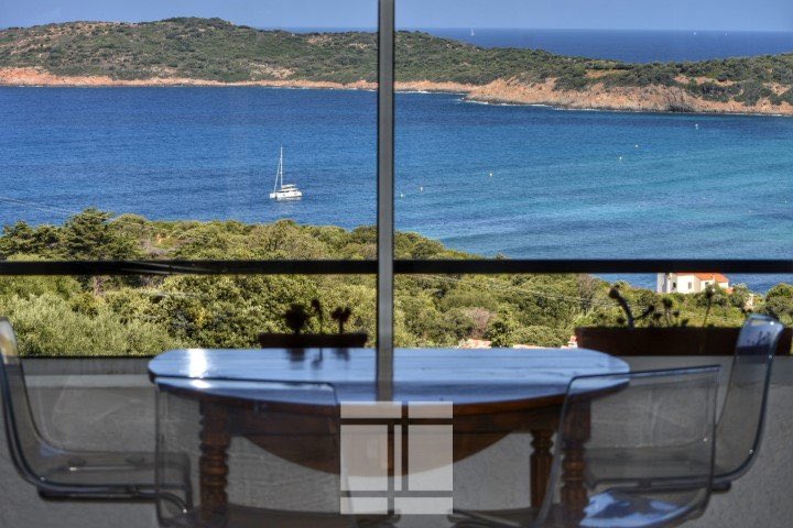 immodecorse's tweet photo. DUPLEX CARGÈSE ‼️🏖🌞 Magnifique Duplex avec 3 pièces, parking, terrasse et évidemment une vue somptueuse 😉📍Pour plus d’infos : https://t.co/x7PXYsbxDN, Votre contact : Greg Dabbous (06.12.46.60.61) https://t.co/su19iCjTdz