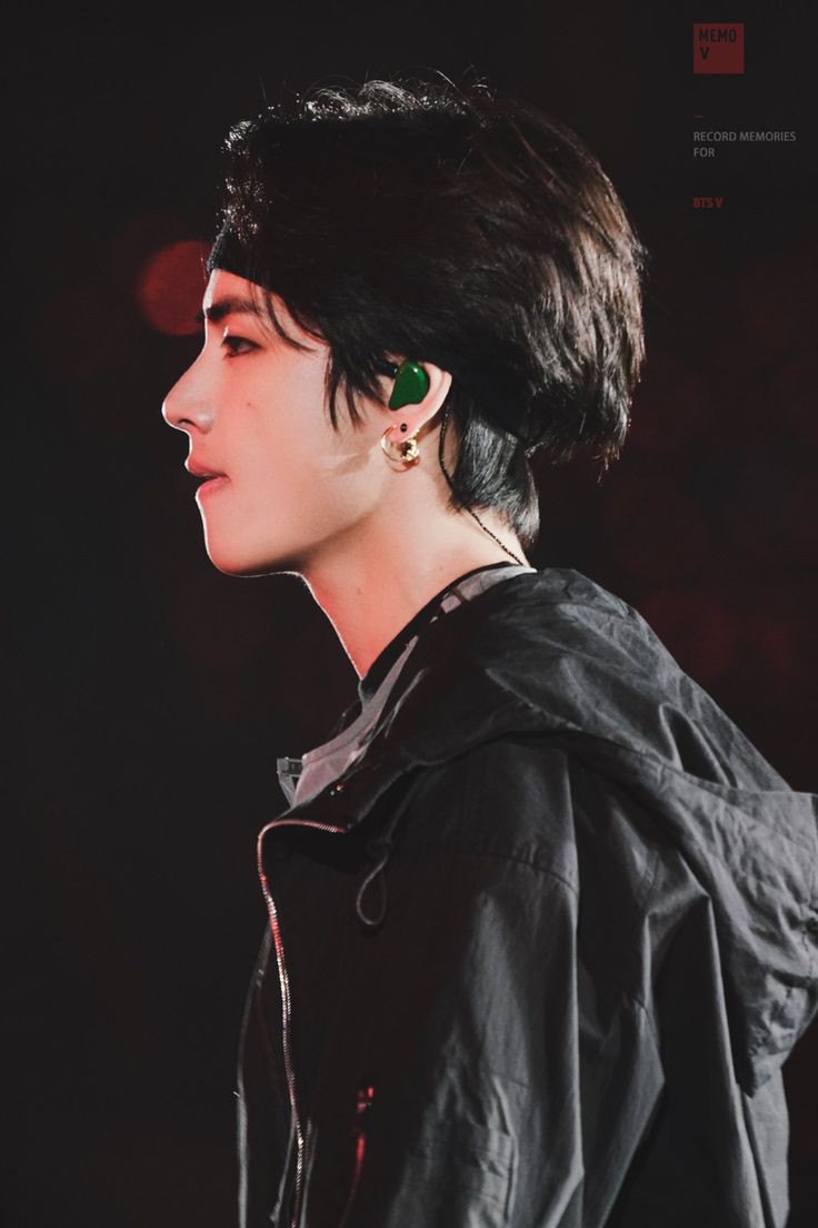 Taehyung's side profile appreciation - a breathtaking thread.